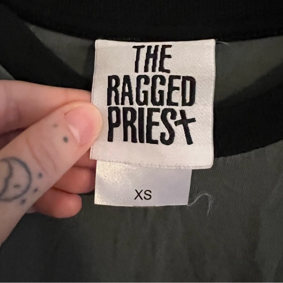 The ragged priest doom and gloom oversized shirt - Picture 5 of 5